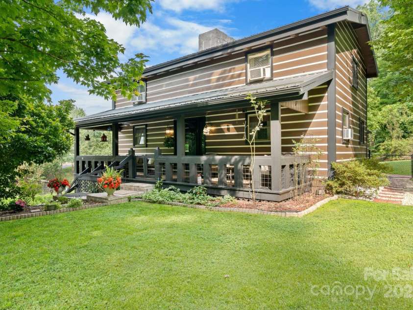 61 Honeycutt Lane, Nebo, NC 28761.  MLS# CAR4306544, YatesRealty ID 24556. 