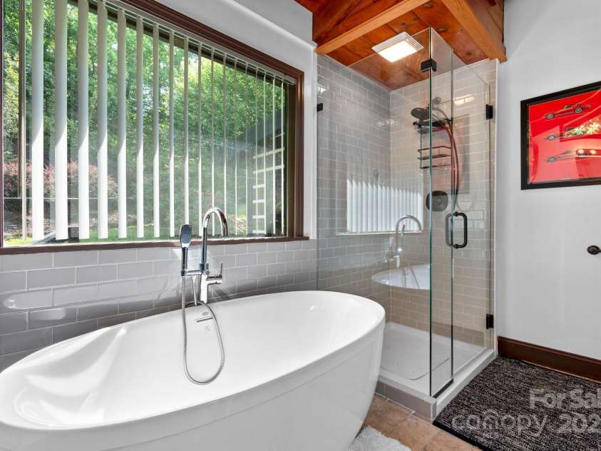 61 Honeycutt Lane, Nebo, NC 28761.  MLS# CAR4306544, YatesRealty ID 24556. 