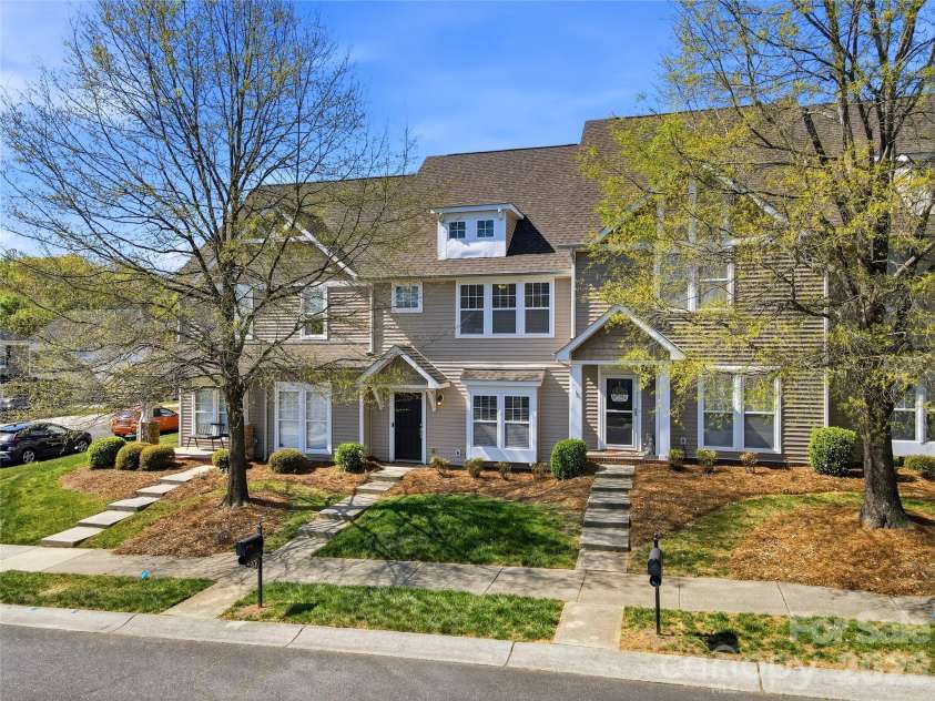 1005 Laparc Lane, Indian Trail, NC 28079.  MLS# CAR4363135, YatesRealty ID 24557. 