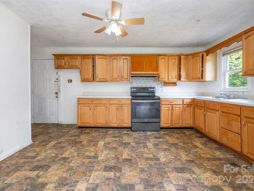 1043 Sid Davis Road, Chester, SC 29706.  MLS# CAR4272473, YatesRealty ID 24557. 