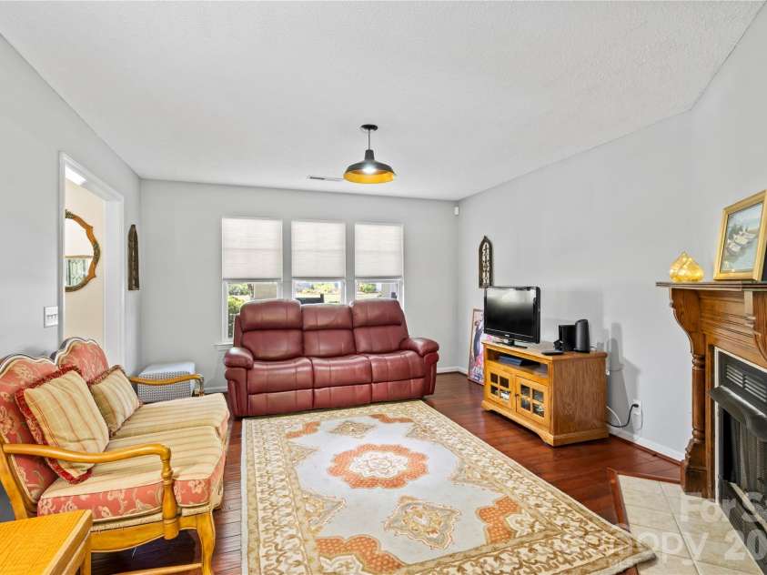 27 Sunview Circle, Arden, NC 28704.  MLS# CAR4372036, YatesRealty ID 24559. 