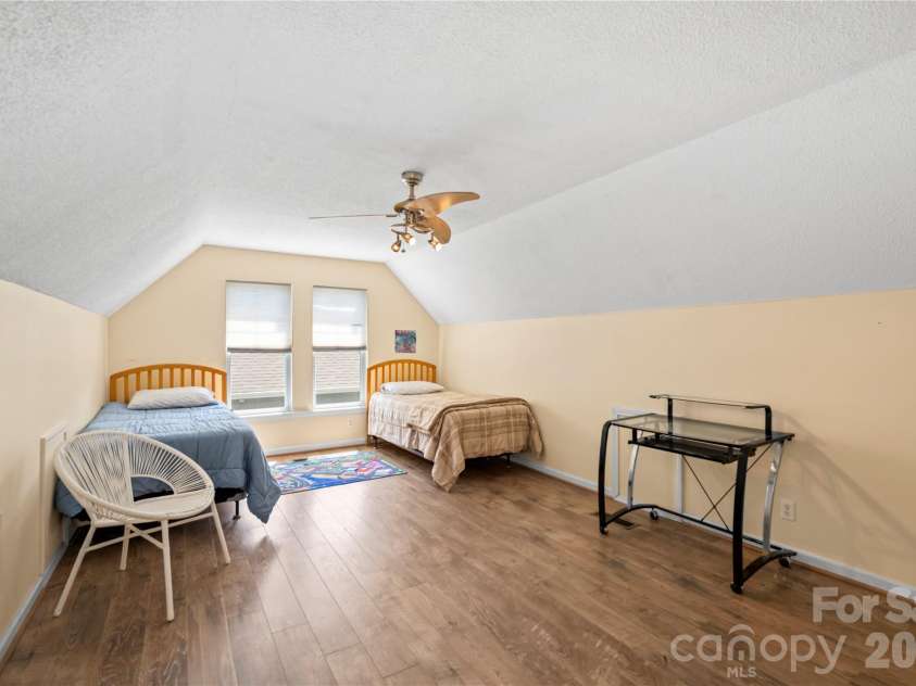 27 Sunview Circle, Arden, NC 28704.  MLS# CAR4372036, YatesRealty ID 24559. 