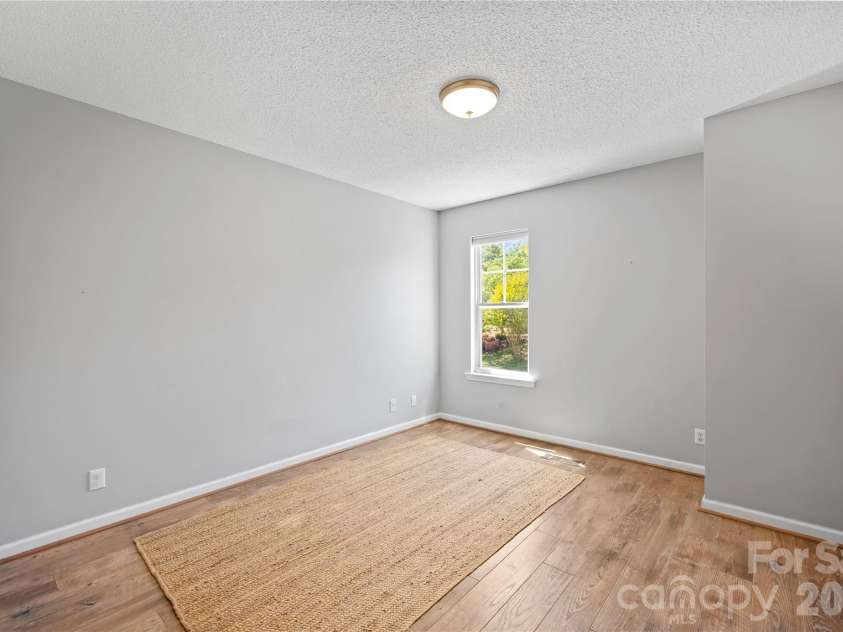 27 Sunview Circle, Arden, NC 28704.  MLS# CAR4372036, YatesRealty ID 24559. 