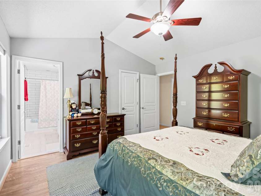 27 Sunview Circle, Arden, NC 28704.  MLS# CAR4372036, YatesRealty ID 24559. 