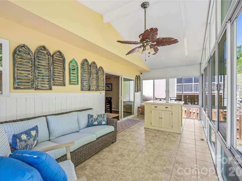 27 Sunview Circle, Arden, NC 28704.  MLS# CAR4372036, YatesRealty ID 24559. 