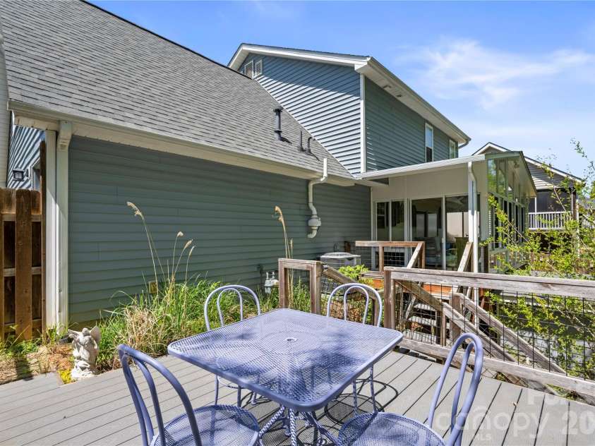 27 Sunview Circle, Arden, NC 28704.  MLS# CAR4372036, YatesRealty ID 24559. 