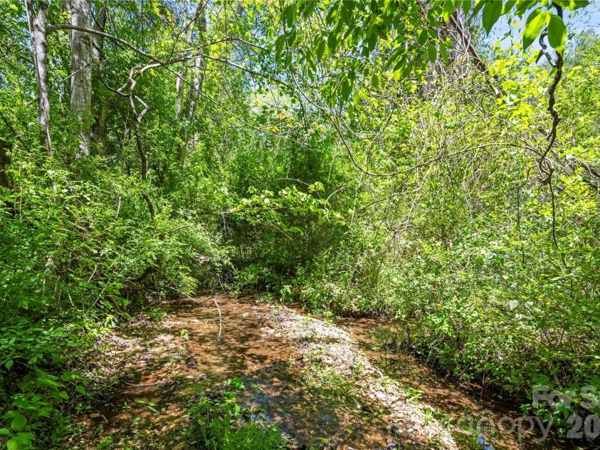 27 Sunview Circle, Arden, NC 28704.  MLS# CAR4372036, YatesRealty ID 24559. 