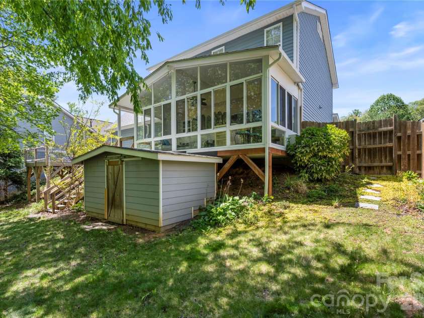 27 Sunview Circle, Arden, NC 28704.  MLS# CAR4372036, YatesRealty ID 24559. 