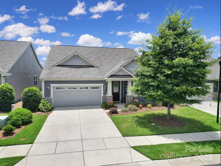 537 Lincoln Quarters Lane, Fort Mill, SC 29708.  MLS# CAR4276928, YatesRealty ID 24559. 