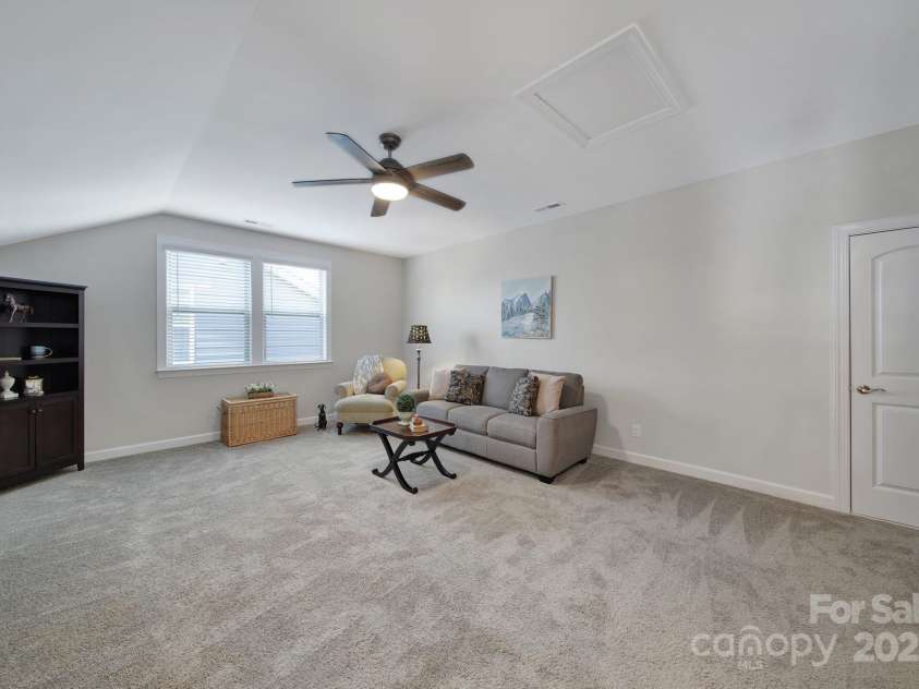 537 Lincoln Quarters Lane, Fort Mill, SC 29708.  MLS# CAR4276928, YatesRealty ID 24559. 