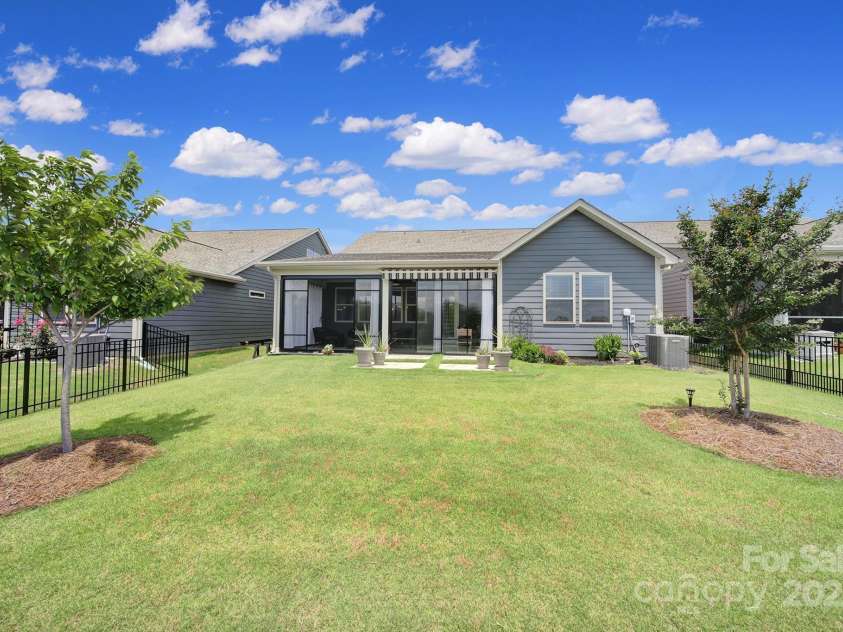 537 Lincoln Quarters Lane, Fort Mill, SC 29708.  MLS# CAR4276928, YatesRealty ID 24559. 