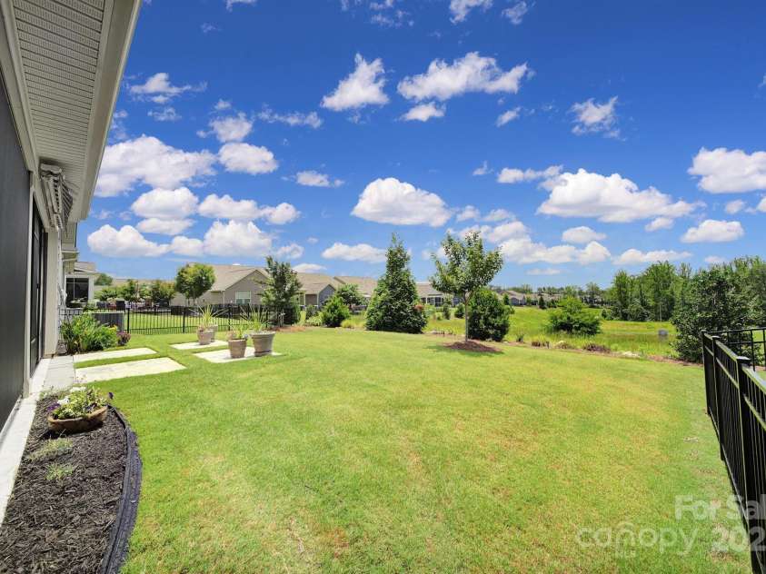 537 Lincoln Quarters Lane, Fort Mill, SC 29708.  MLS# CAR4276928, YatesRealty ID 24559. 