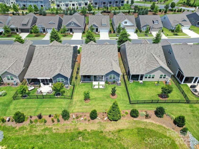 537 Lincoln Quarters Lane, Fort Mill, SC 29708.  MLS# CAR4276928, YatesRealty ID 24559. 