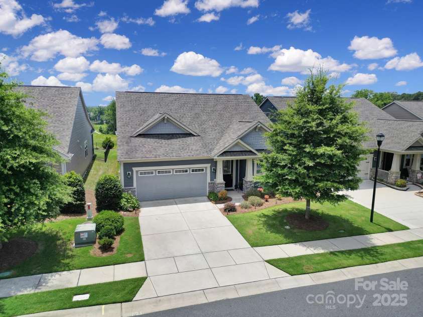 537 Lincoln Quarters Lane, Fort Mill, SC 29708.  MLS# CAR4276928, YatesRealty ID 24559. 