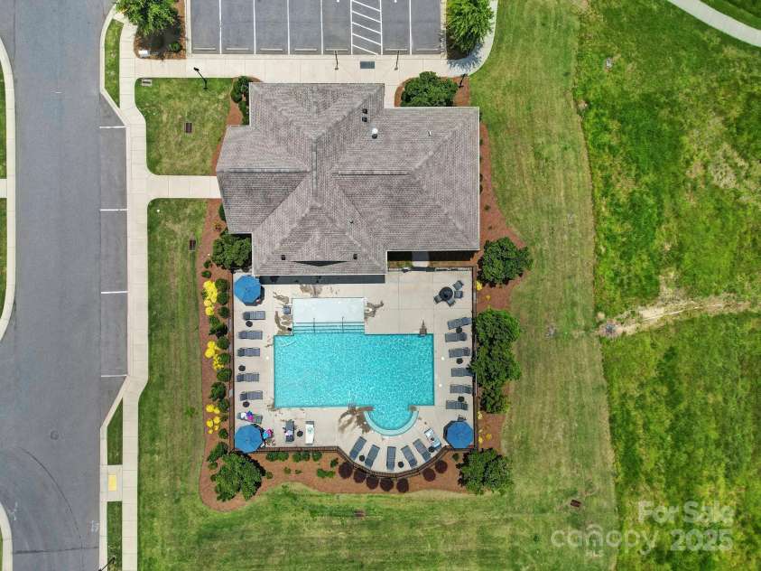 537 Lincoln Quarters Lane, Fort Mill, SC 29708.  MLS# CAR4276928, YatesRealty ID 24559. 