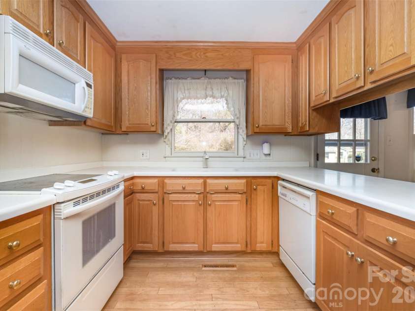830 Magnolia Street, Mooresville, NC 28115.  MLS# CAR4328561, YatesRealty ID 2456. 