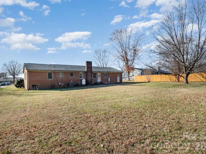 830 Magnolia Street, Mooresville, NC 28115.  MLS# CAR4328561, YatesRealty ID 2456. 