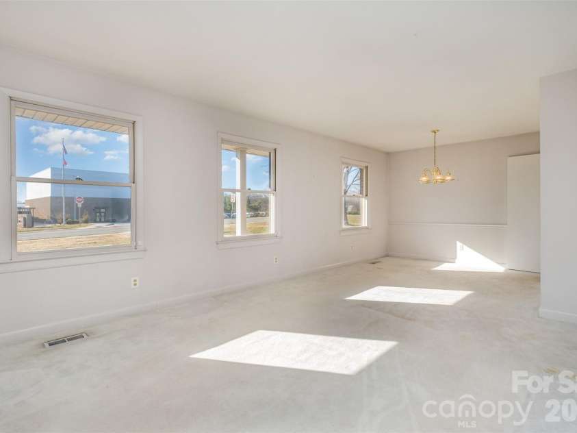 830 Magnolia Street, Mooresville, NC 28115.  MLS# CAR4328561, YatesRealty ID 2456. 