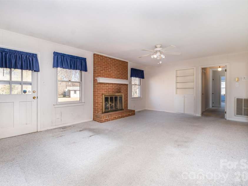 830 Magnolia Street, Mooresville, NC 28115.  MLS# CAR4328561, YatesRealty ID 2456. 