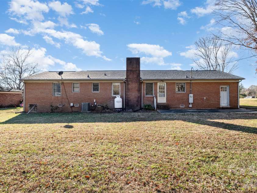 830 Magnolia Street, Mooresville, NC 28115.  MLS# CAR4328561, YatesRealty ID 2456. 