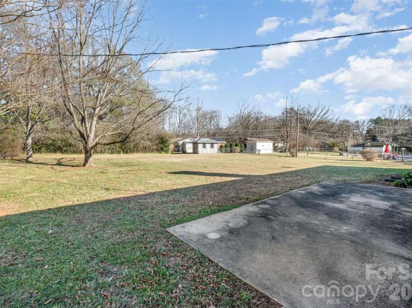 830 Magnolia Street, Mooresville, NC 28115.  MLS# CAR4328561, YatesRealty ID 2456. 