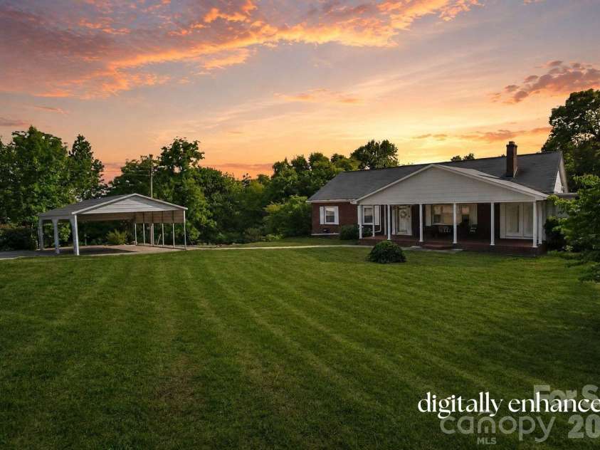 3021 Davis Park Road, Gastonia, NC 28052.  MLS# CAR4380027, YatesRealty ID 24563. 