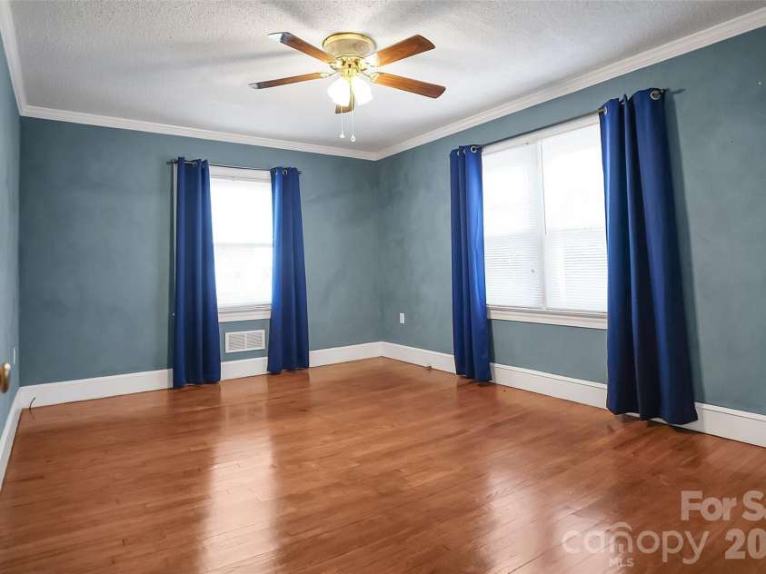 3021 Davis Park Road, Gastonia, NC 28052.  MLS# CAR4380027, YatesRealty ID 24563. 