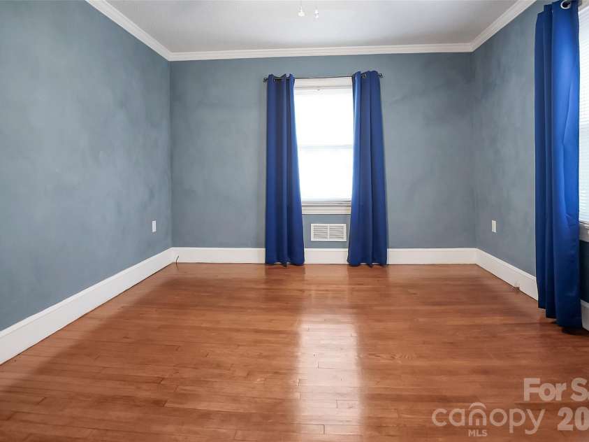 3021 Davis Park Road, Gastonia, NC 28052.  MLS# CAR4380027, YatesRealty ID 24563. 