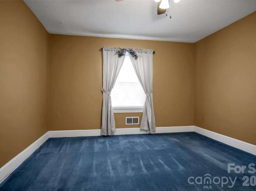 3021 Davis Park Road, Gastonia, NC 28052.  MLS# CAR4380027, YatesRealty ID 24563. 