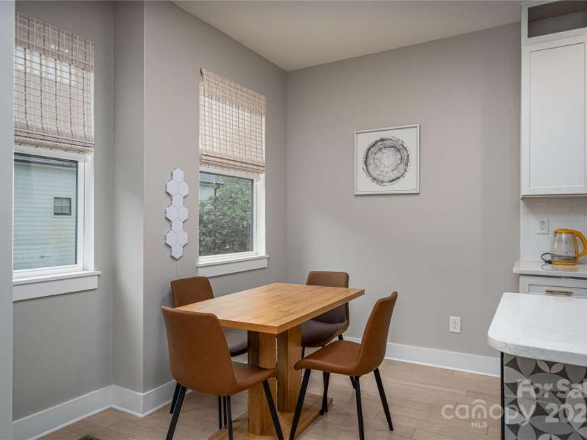 2011 Hamorton Place, Charlotte, NC 28205.  MLS# CAR4264148, YatesRealty ID 24564. 