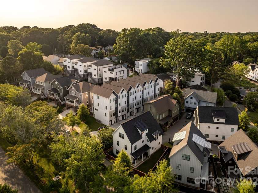 2011 Hamorton Place, Charlotte, NC 28205.  MLS# CAR4264148, YatesRealty ID 24564. 