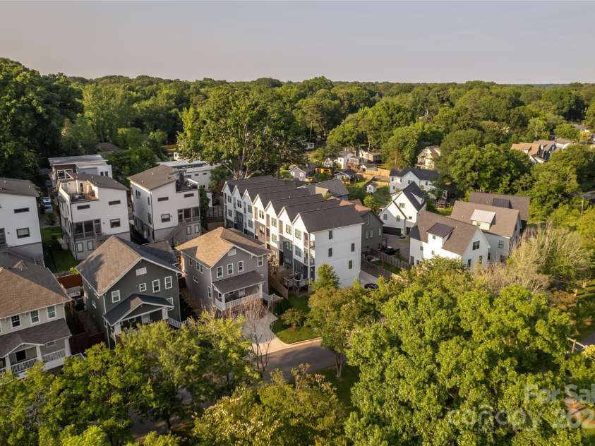 2011 Hamorton Place, Charlotte, NC 28205.  MLS# CAR4264148, YatesRealty ID 24564. 