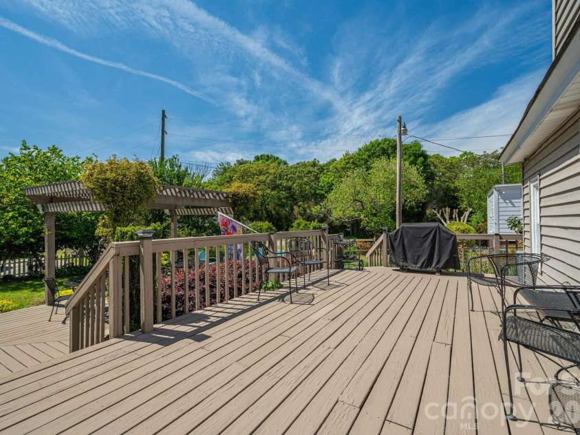 314 Cedar Street, Lincolnton, NC 28092.  MLS# CAR4381712, YatesRealty ID 24565. Deck
