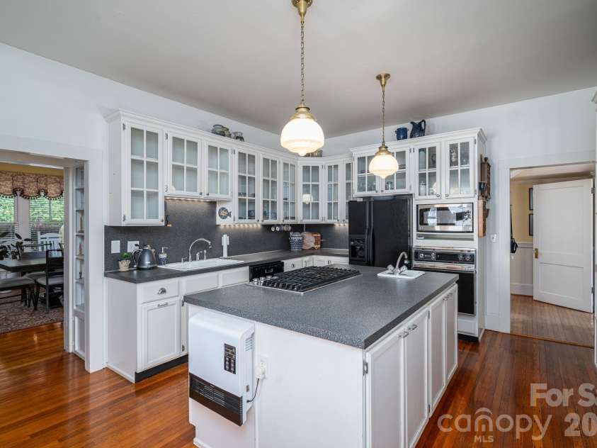 314 Cedar Street, Lincolnton, NC 28092.  MLS# CAR4381712, YatesRealty ID 24565. Kitchen
