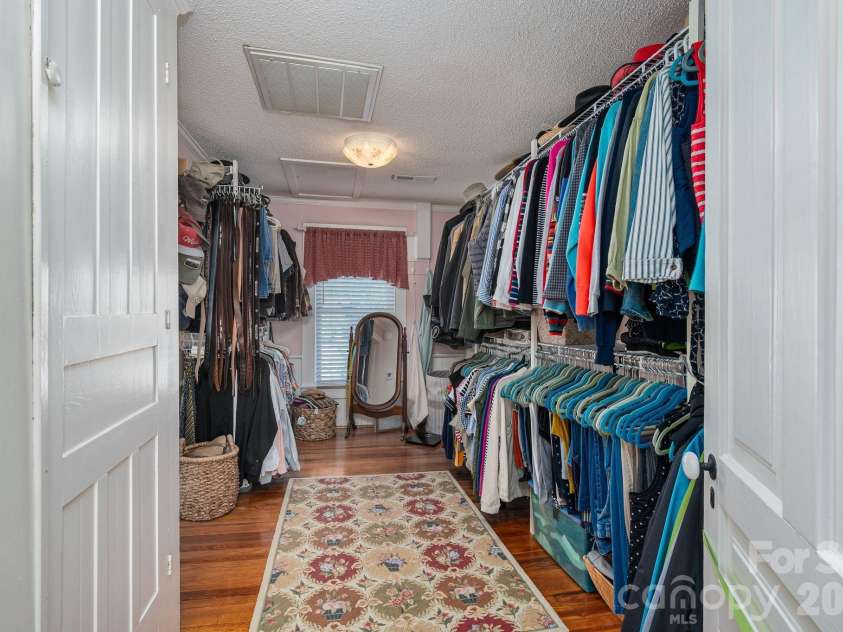 314 Cedar Street, Lincolnton, NC 28092.  MLS# CAR4381712, YatesRealty ID 24565. Walk-in closet