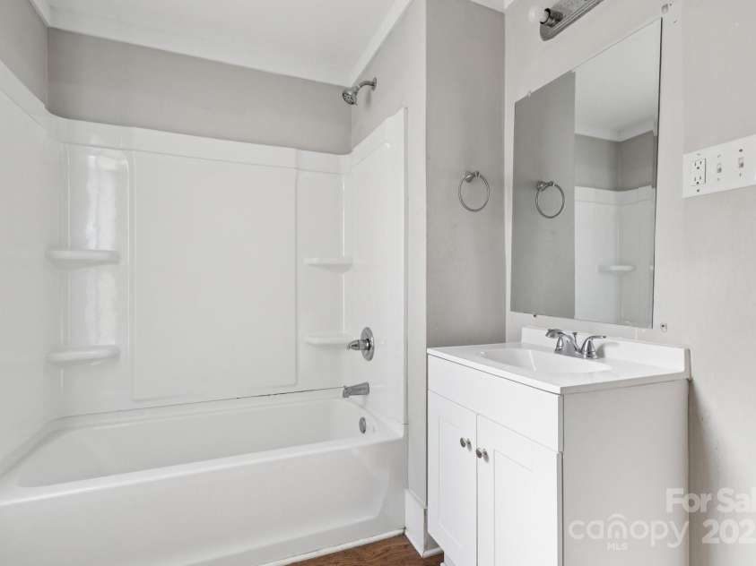 709 Front Street, Statesville, NC 28677.  MLS# CAR4279239, YatesRealty ID 24565. 