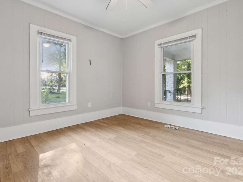 709 Front Street, Statesville, NC 28677.  MLS# CAR4279239, YatesRealty ID 24565. 