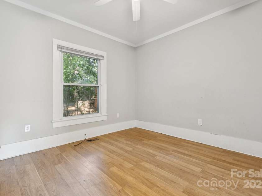 709 Front Street, Statesville, NC 28677.  MLS# CAR4279239, YatesRealty ID 24565. 