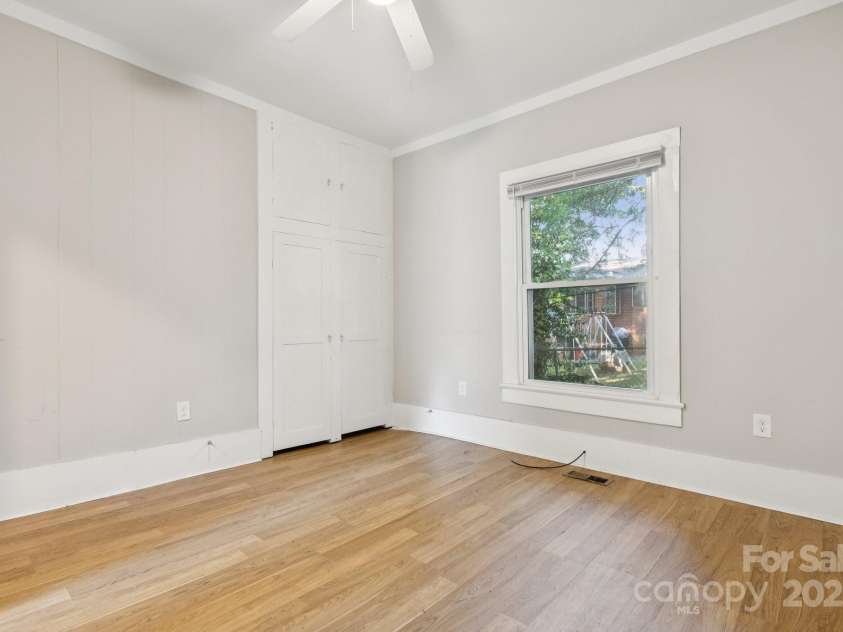 709 Front Street, Statesville, NC 28677.  MLS# CAR4279239, YatesRealty ID 24565. 