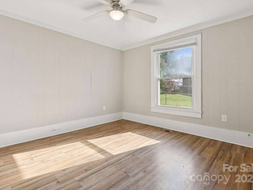 709 Front Street, Statesville, NC 28677.  MLS# CAR4279239, YatesRealty ID 24565. 