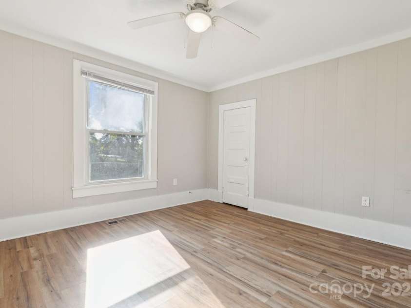 709 Front Street, Statesville, NC 28677.  MLS# CAR4279239, YatesRealty ID 24565. 