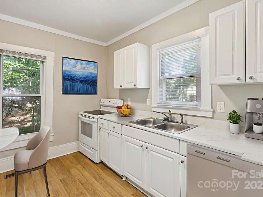 709 Front Street, Statesville, NC 28677.  MLS# CAR4279239, YatesRealty ID 24565. 