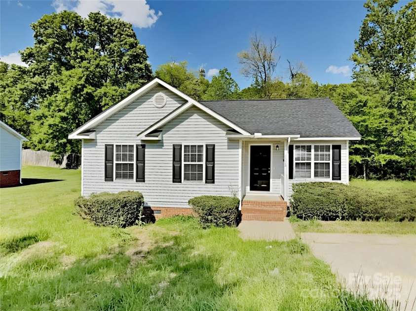 4328 Frank Vance Road, Charlotte, NC 28216.  MLS# CAR4267796, YatesRealty ID 24566. 