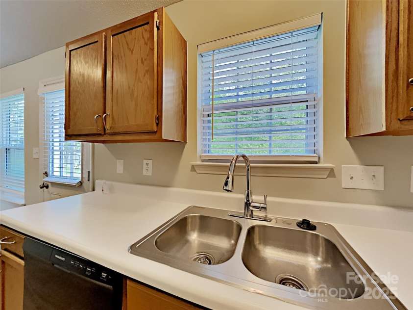 4328 Frank Vance Road, Charlotte, NC 28216.  MLS# CAR4267796, YatesRealty ID 24566. 