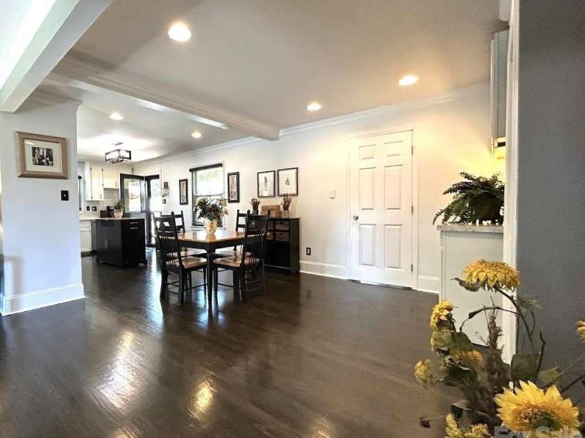 7113 Sterncrest Place, Charlotte, NC 28210.  MLS# CAR4402347, YatesRealty ID 24566. 