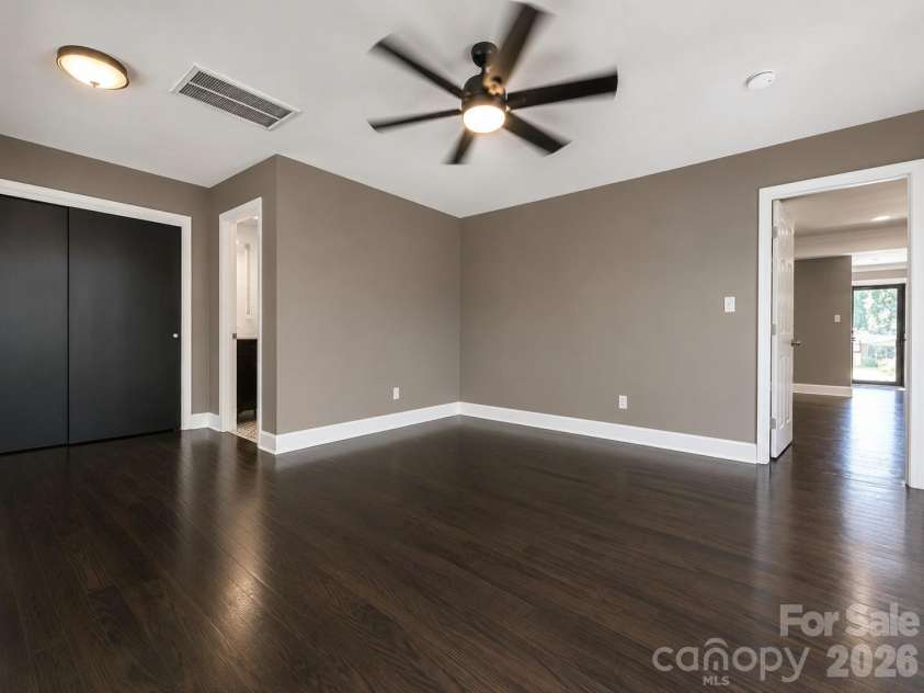 7113 Sterncrest Place, Charlotte, NC 28210.  MLS# CAR4402347, YatesRealty ID 24566. 