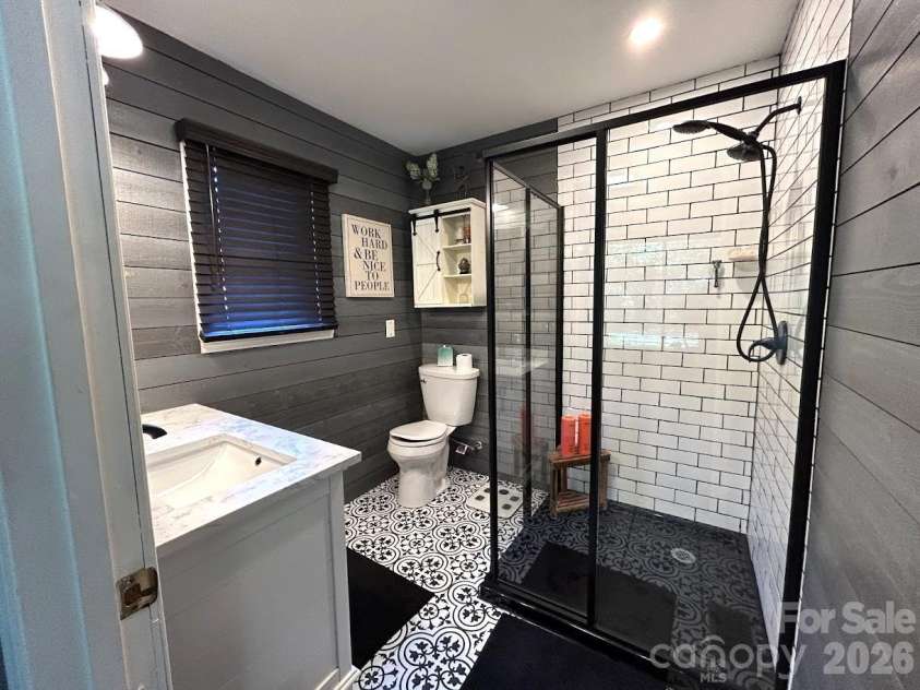 7113 Sterncrest Place, Charlotte, NC 28210.  MLS# CAR4402347, YatesRealty ID 24566. 