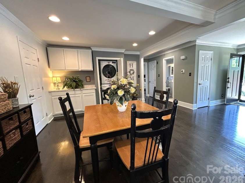 7113 Sterncrest Place, Charlotte, NC 28210.  MLS# CAR4402347, YatesRealty ID 24566. 