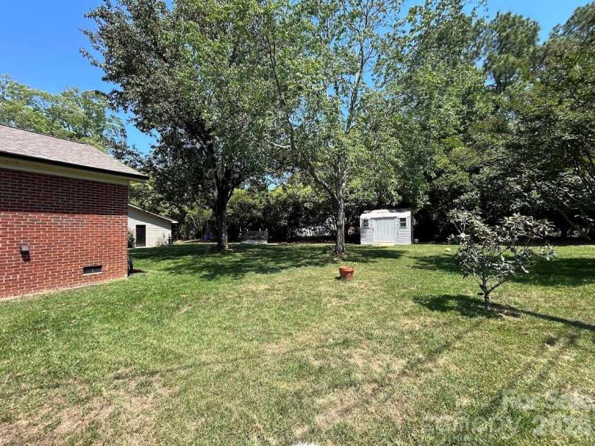 7113 Sterncrest Place, Charlotte, NC 28210.  MLS# CAR4402347, YatesRealty ID 24566. 