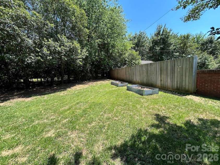 7113 Sterncrest Place, Charlotte, NC 28210.  MLS# CAR4402347, YatesRealty ID 24566. 